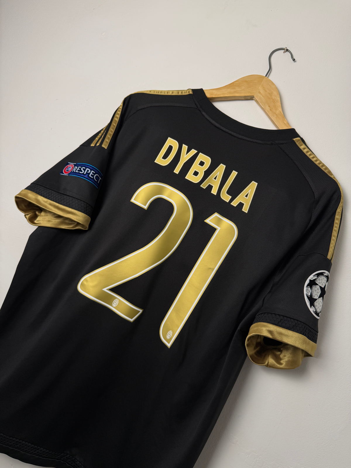 Paulo Dybala Juventus FC 2015-16 third football shirt (XL)
