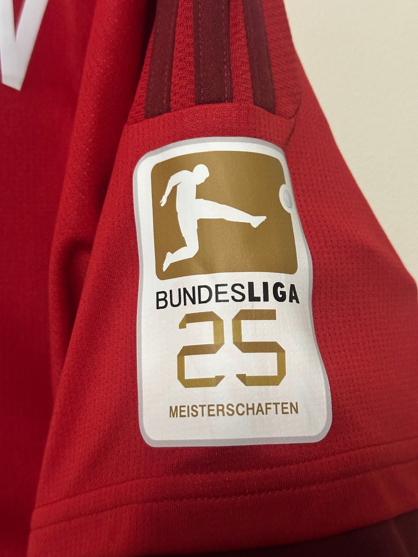 Arjen Robben FC Bayern Munich 2015-16 home football shirt (L)