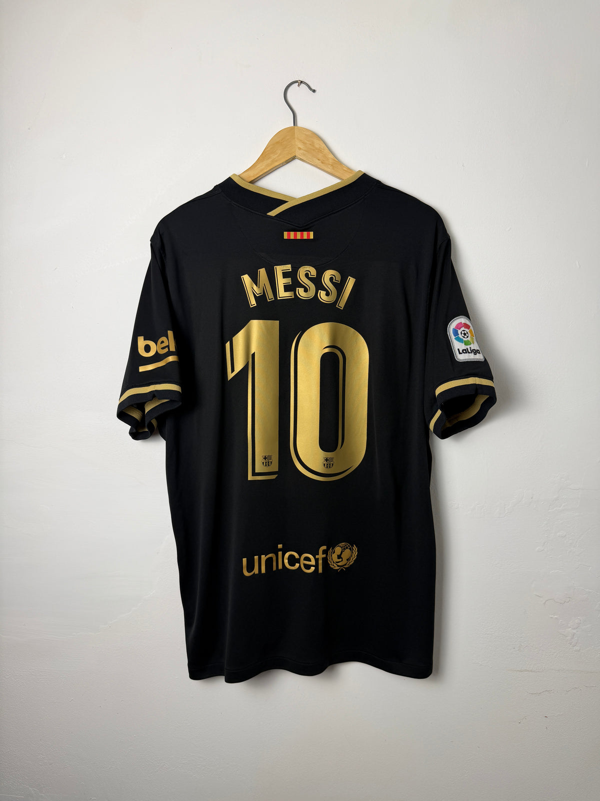 Lionel Messi FC Barcelona 2020-21 away football shirt (XL)