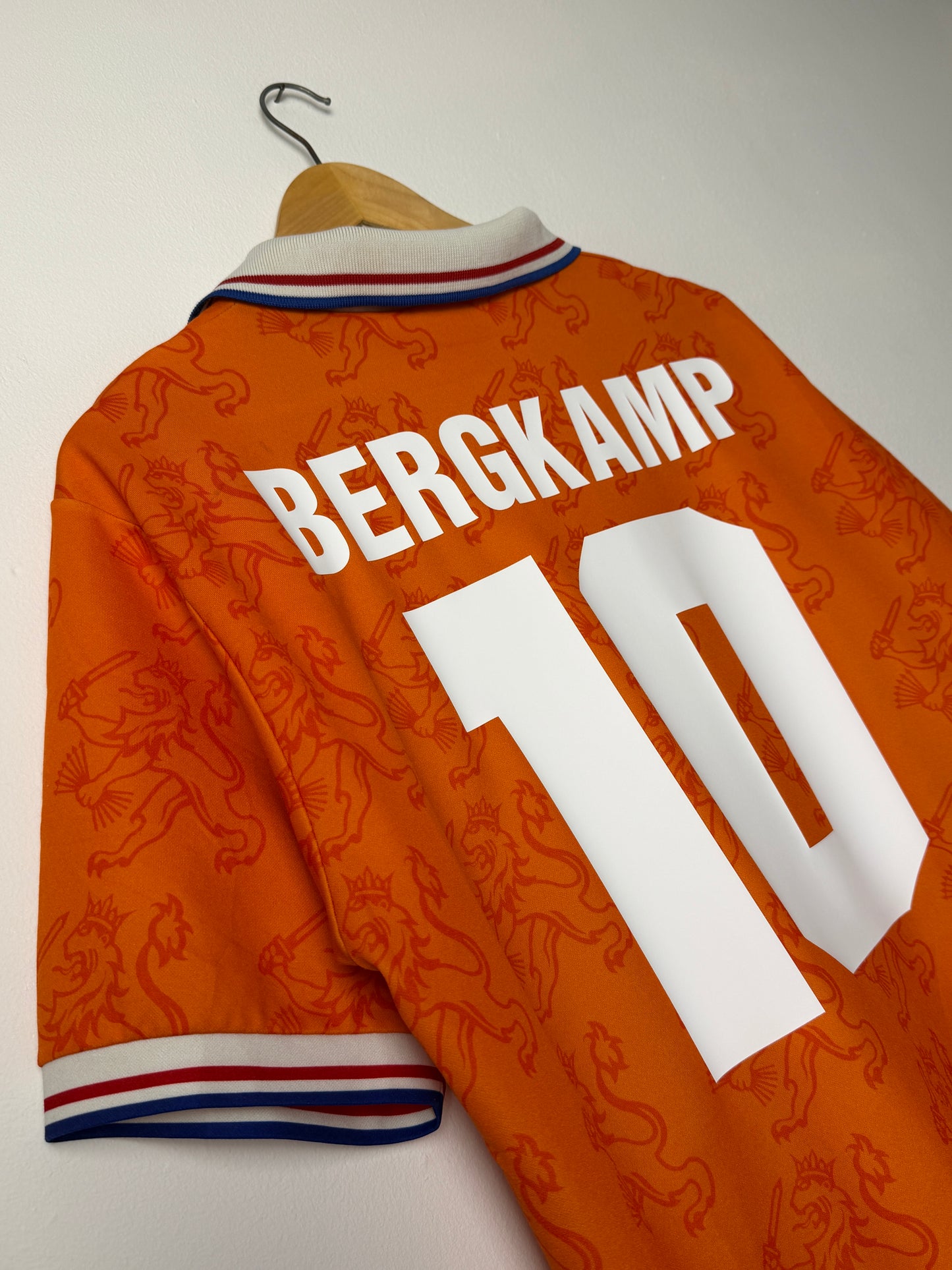 Dennis Bergkamp Netherlands 1993-94 home football shirt (L)