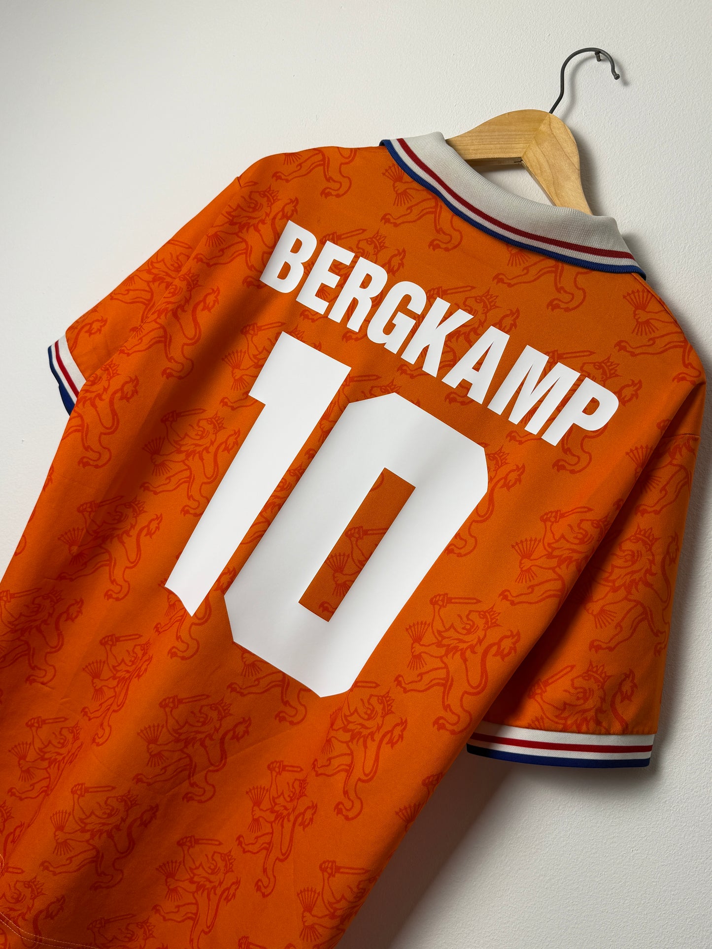 Dennis Bergkamp Netherlands 1993-94 home football shirt (L)