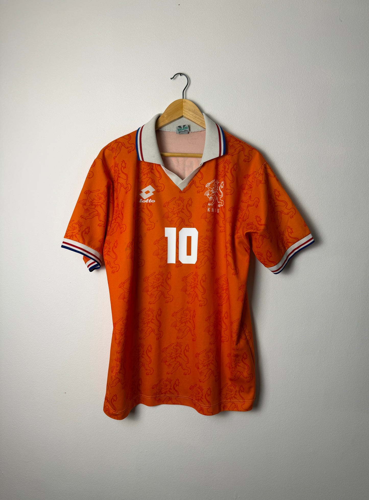 Dennis Bergkamp Netherlands 1993-94 home football shirt (L)
