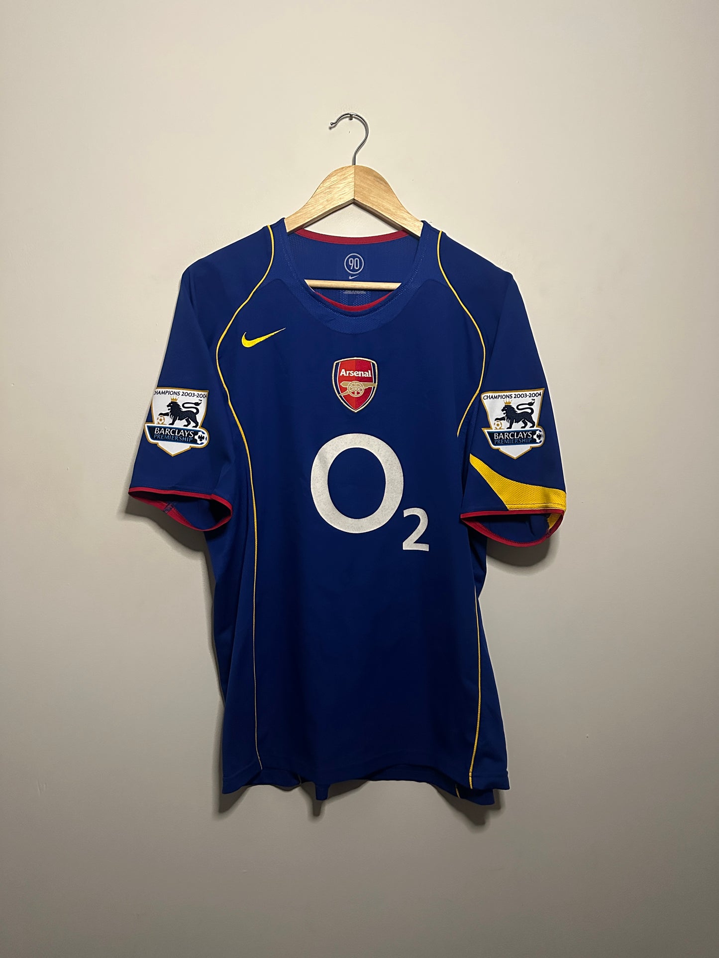 Thierry Henry Arsenal FC 2004-05 away football shirt (L)