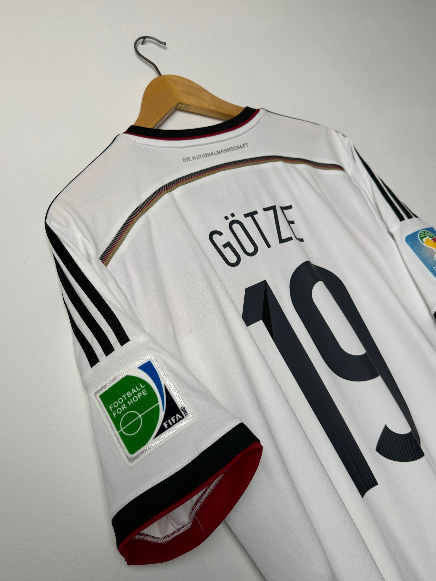 Mario Gotze Germany 2014 World Cup home football shirt (L)