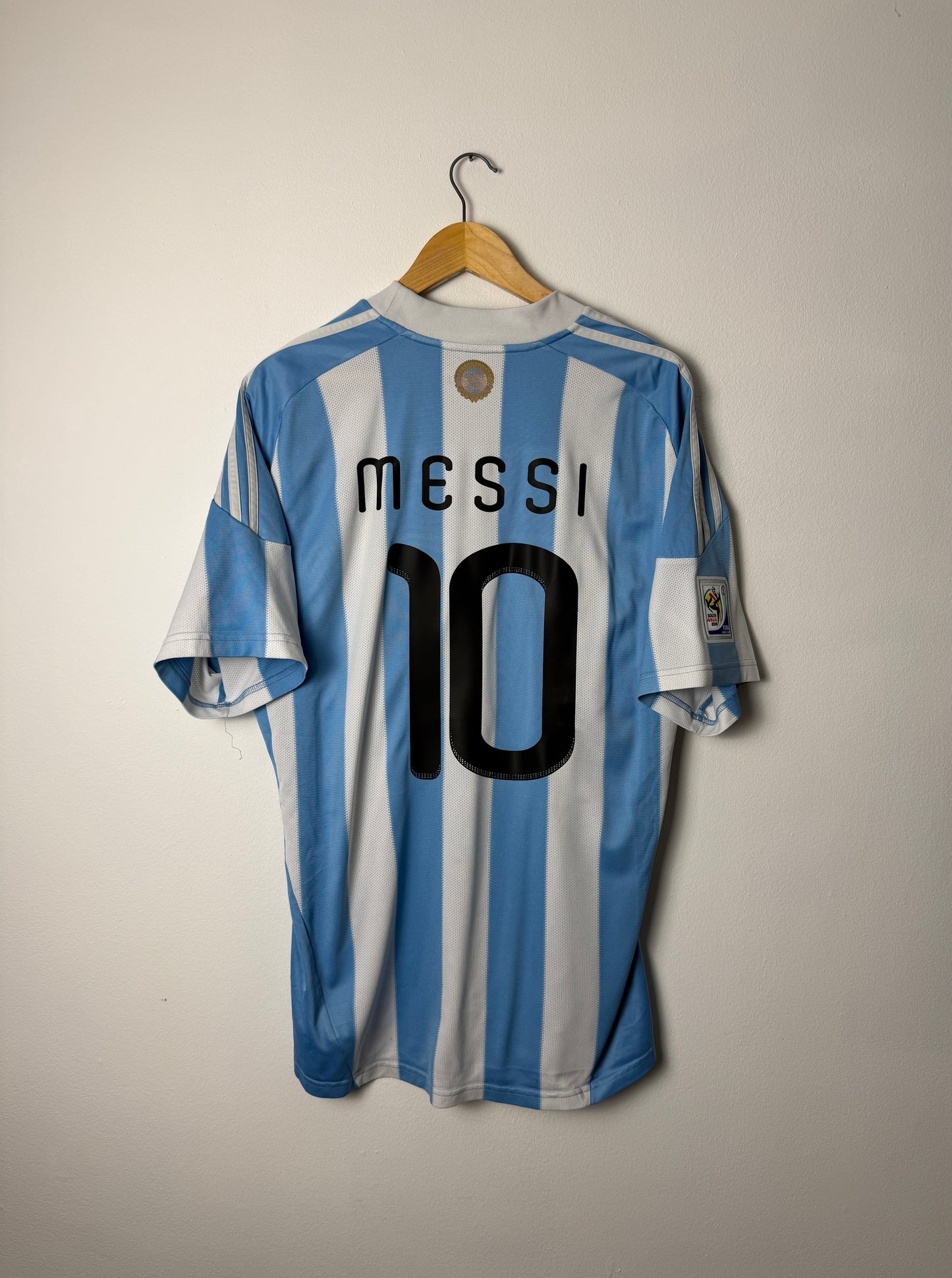 Lionel Messi Argentina 2010 home football shirt (XL)