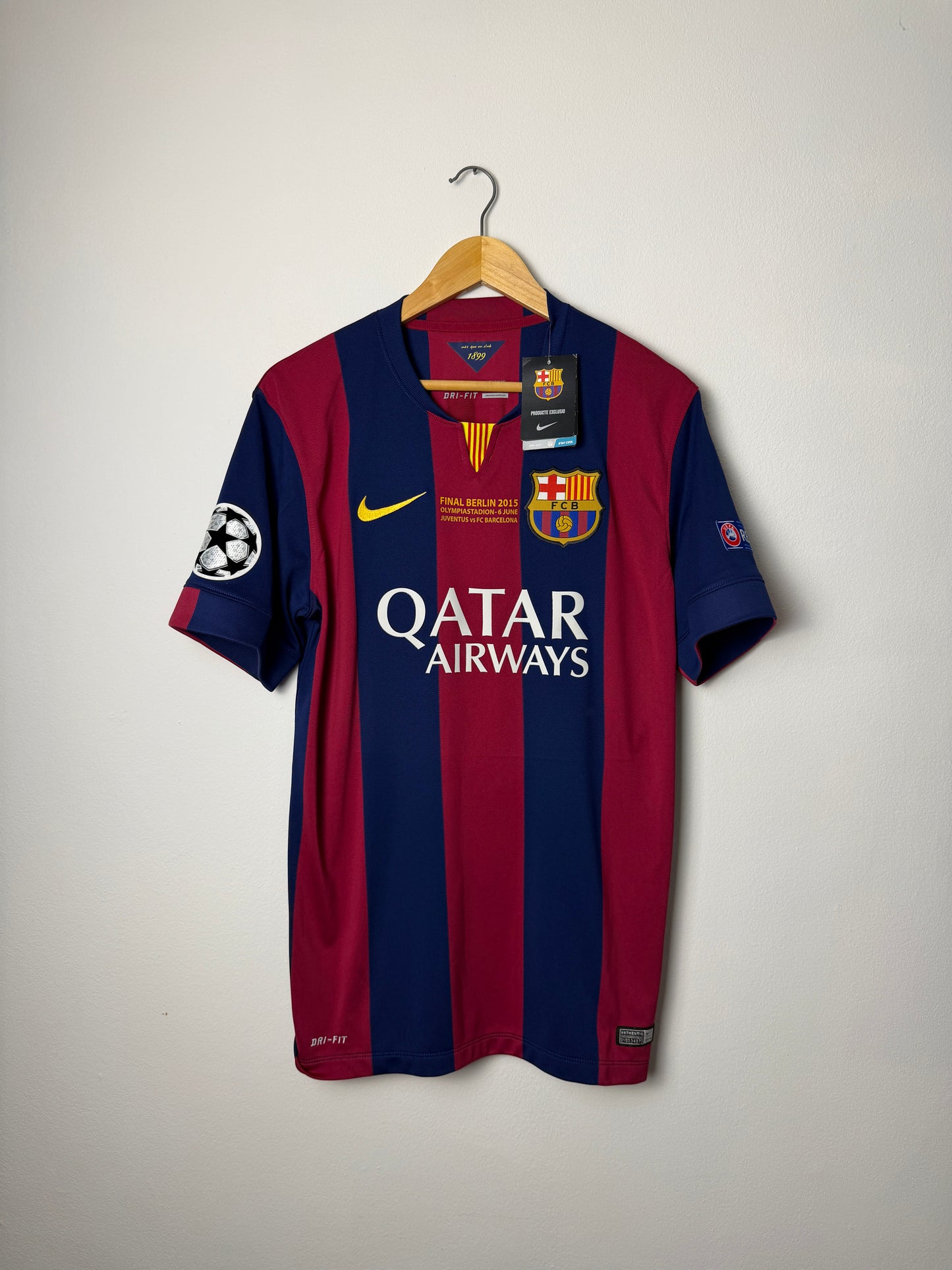 Lionel Messi FC Barcelona 2014-15 home football shirt (M)