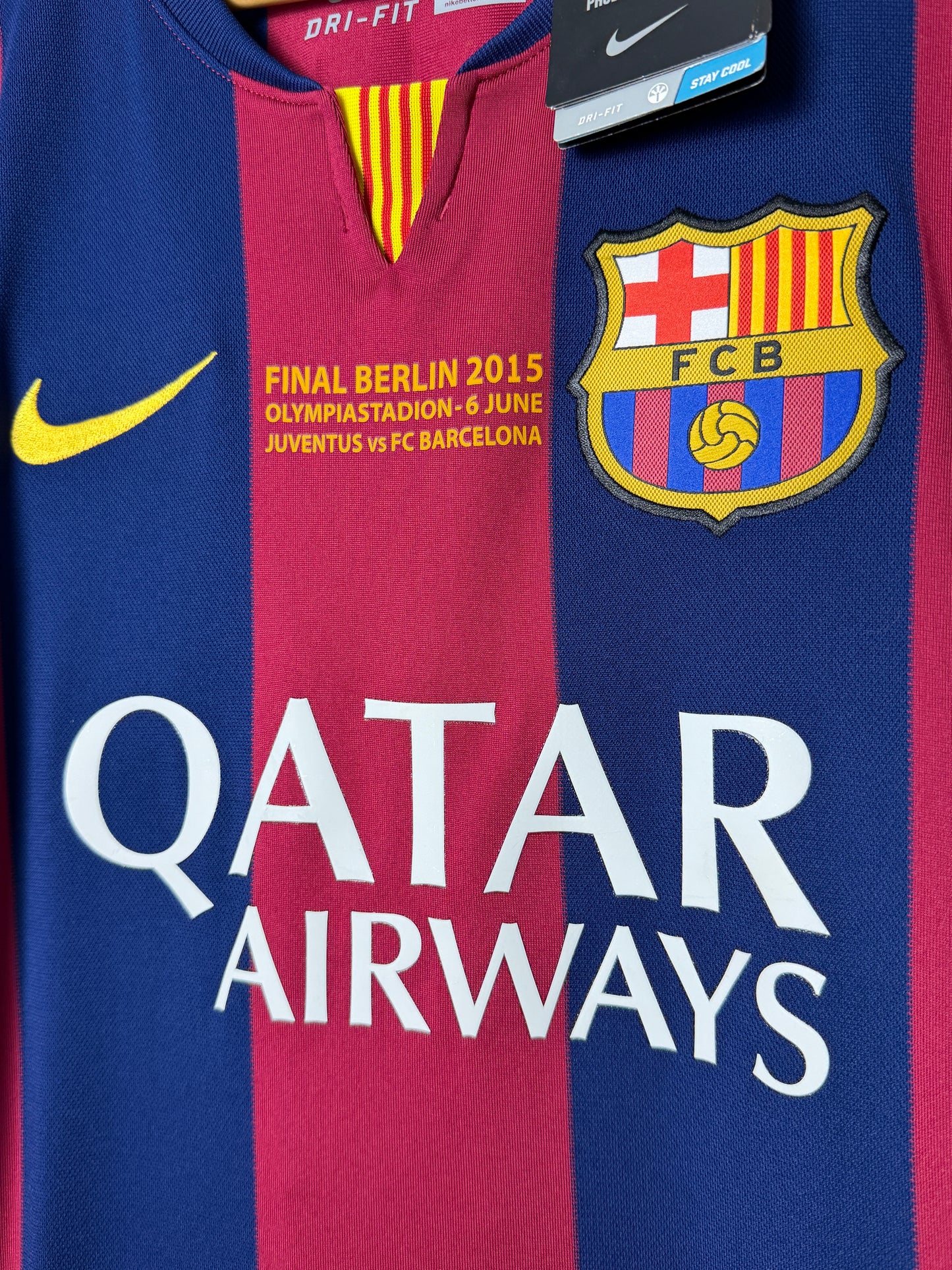 Lionel Messi FC Barcelona 2014-15 home football shirt (M)