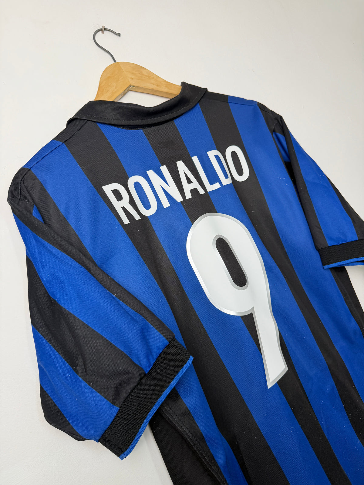Ronaldo Nazário Inter Milan 1998-99 home football shirt (S)