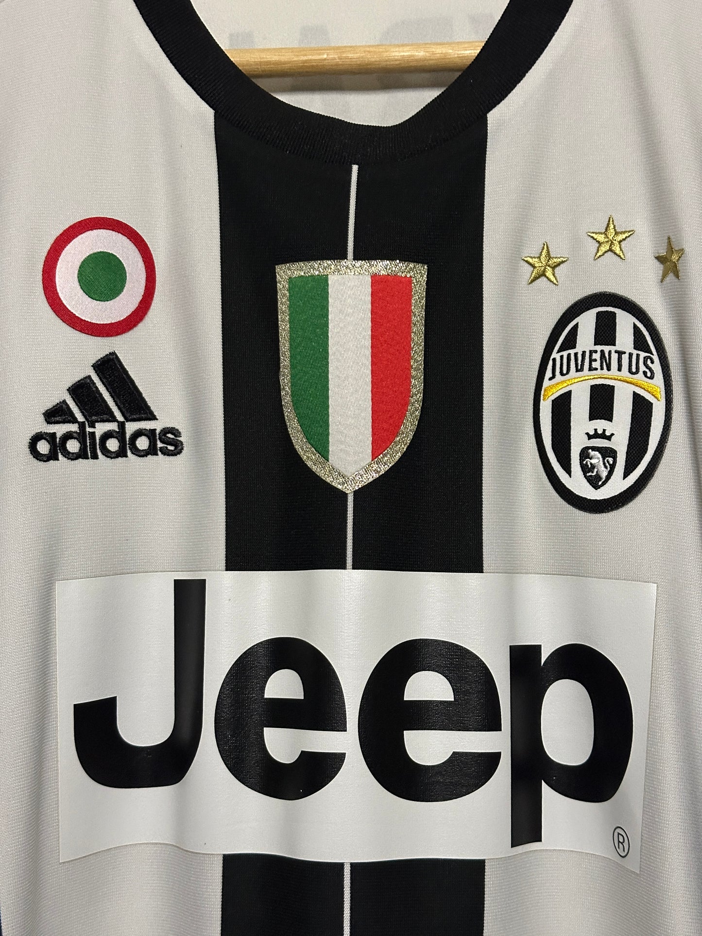 Paulo Dybala Juventus FC 2016-17 home football shirt (M)
