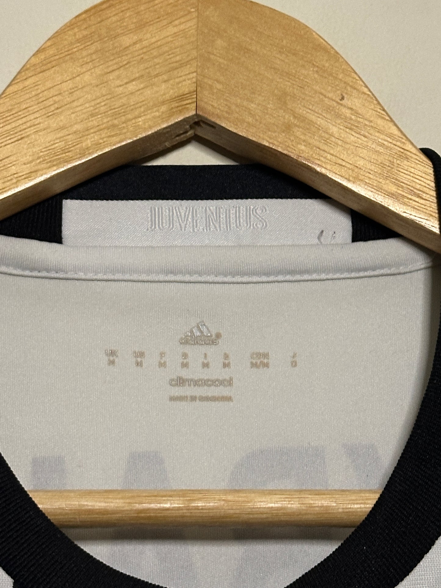 Paulo Dybala Juventus FC 2016-17 home football shirt (M)