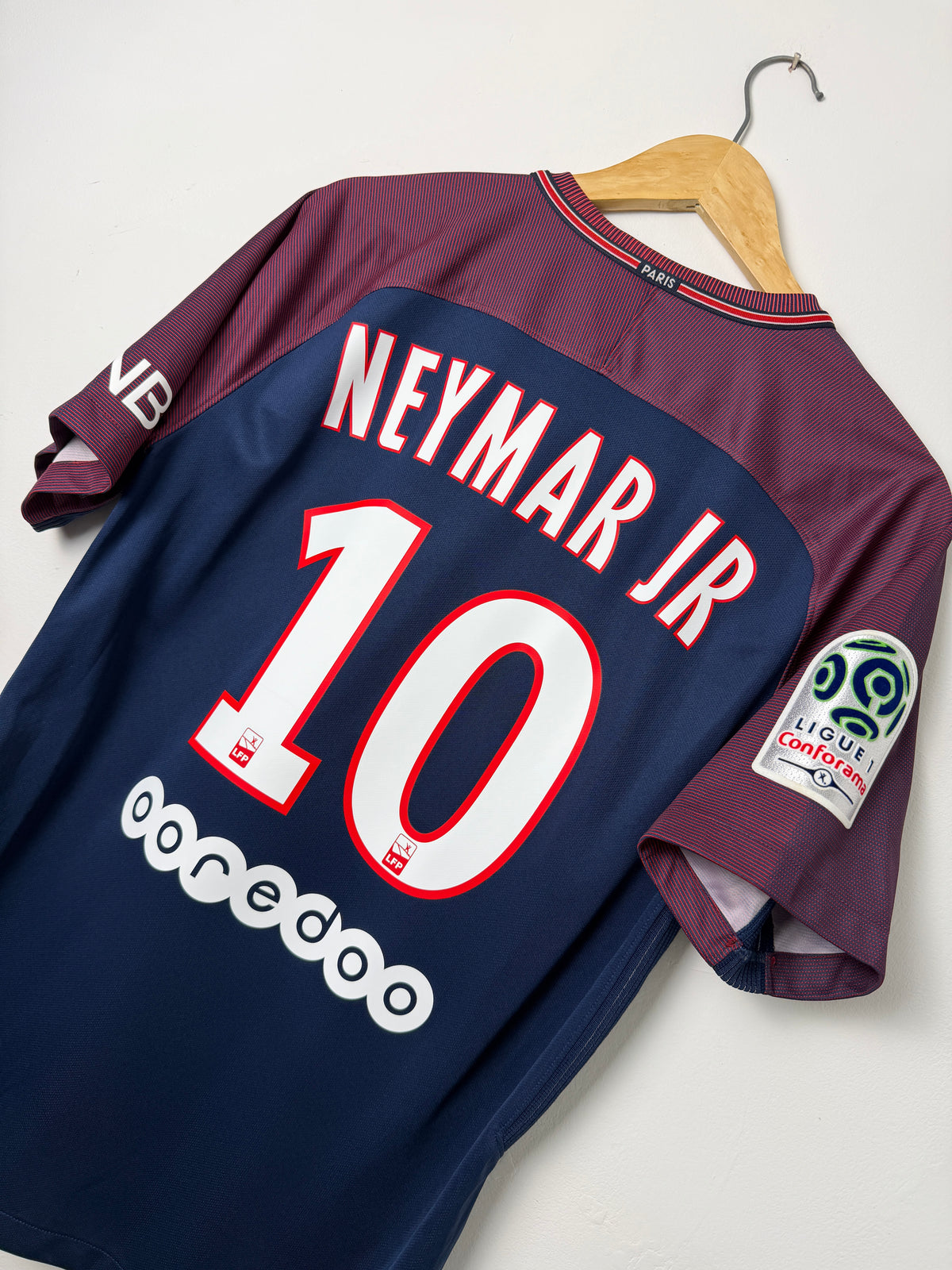 Neymar JR PSG 2017-18 home football shirt (M)