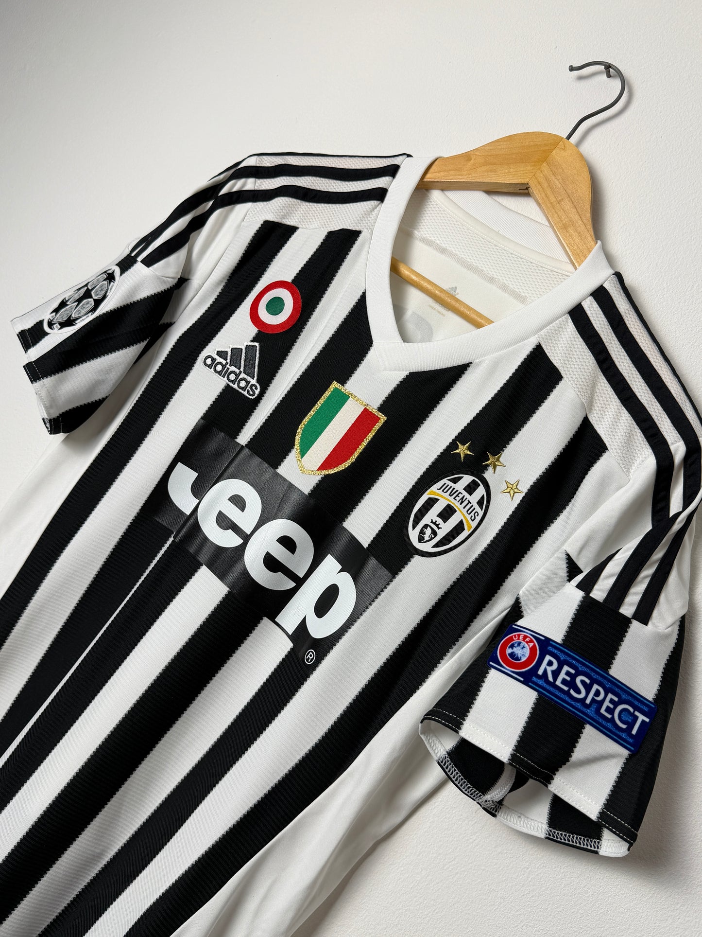 Paul Pogba Juventus FC 2015-16 home football shirt (M)