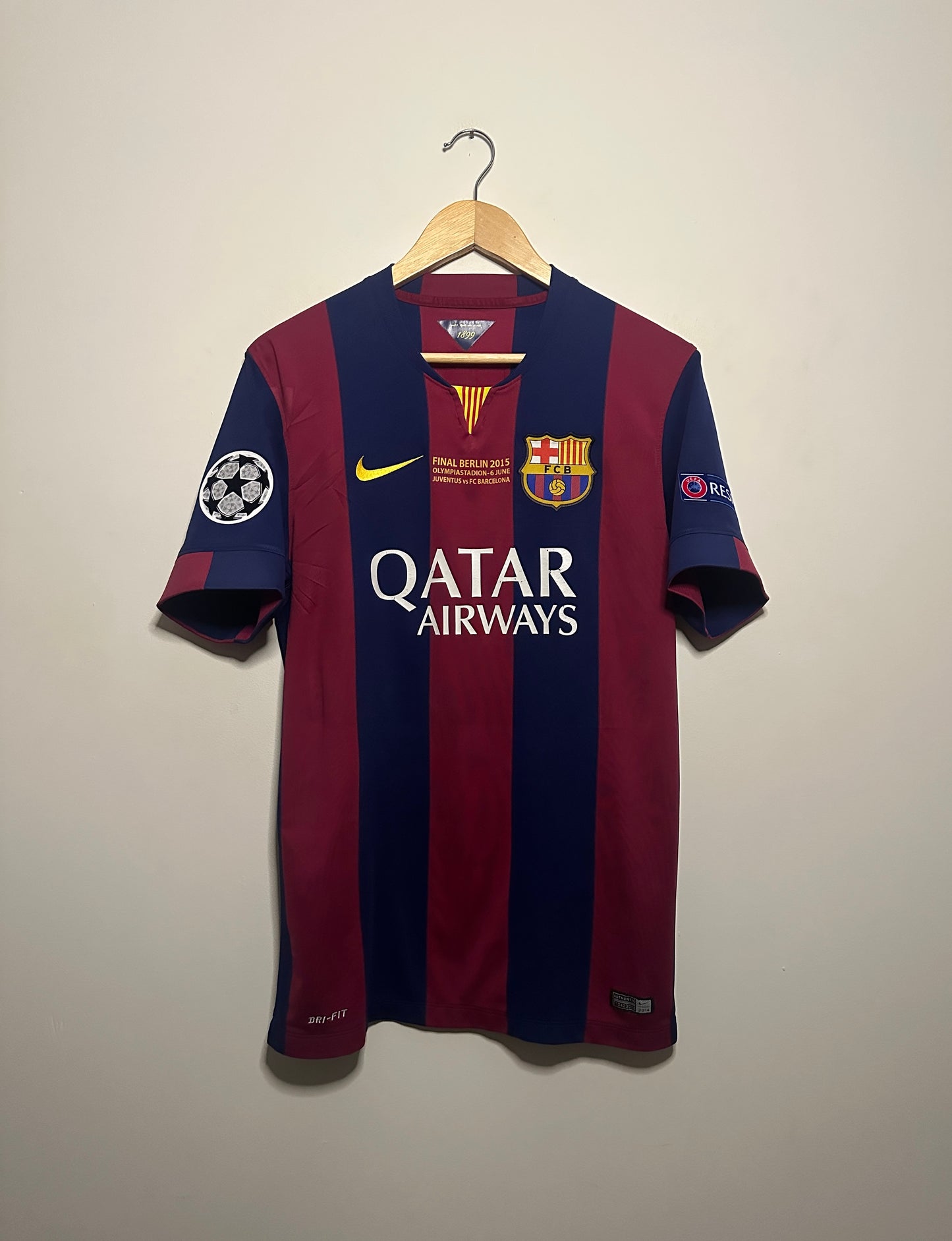 Lionel Messi FC Barcelona 2014-15 champions league final edition home football shirt (M)