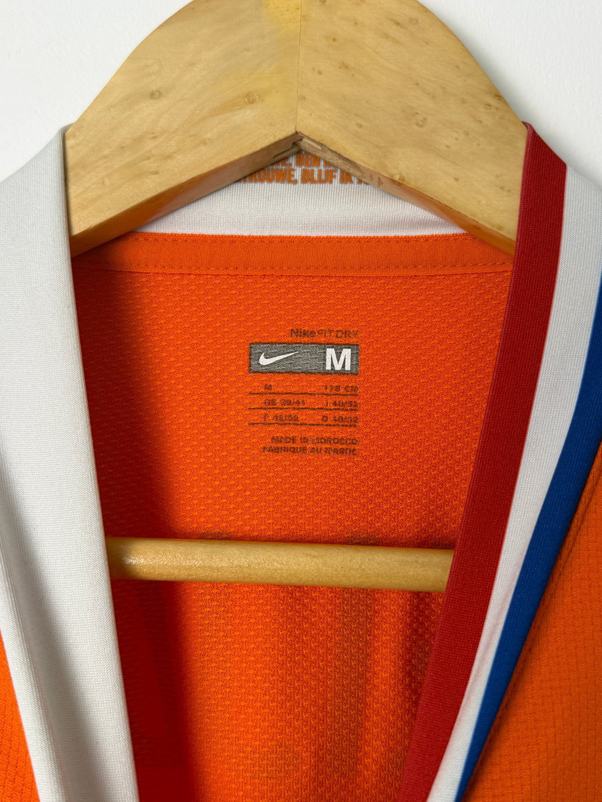 Wesley Sneijder Netherlands 2008 home football shirt (M)