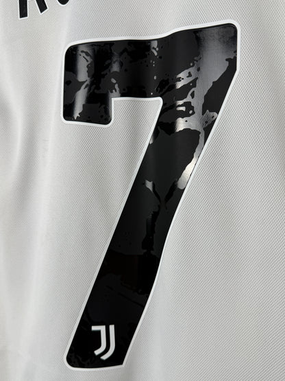 Cristiano Ronaldo Juventus FC 2020-21 home football shirt (L)