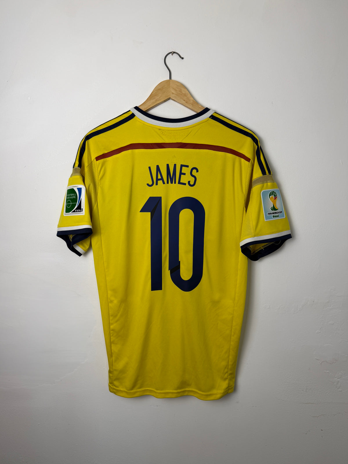 James Rodriguez Colombia 2014 World Cup home football shirt (M)