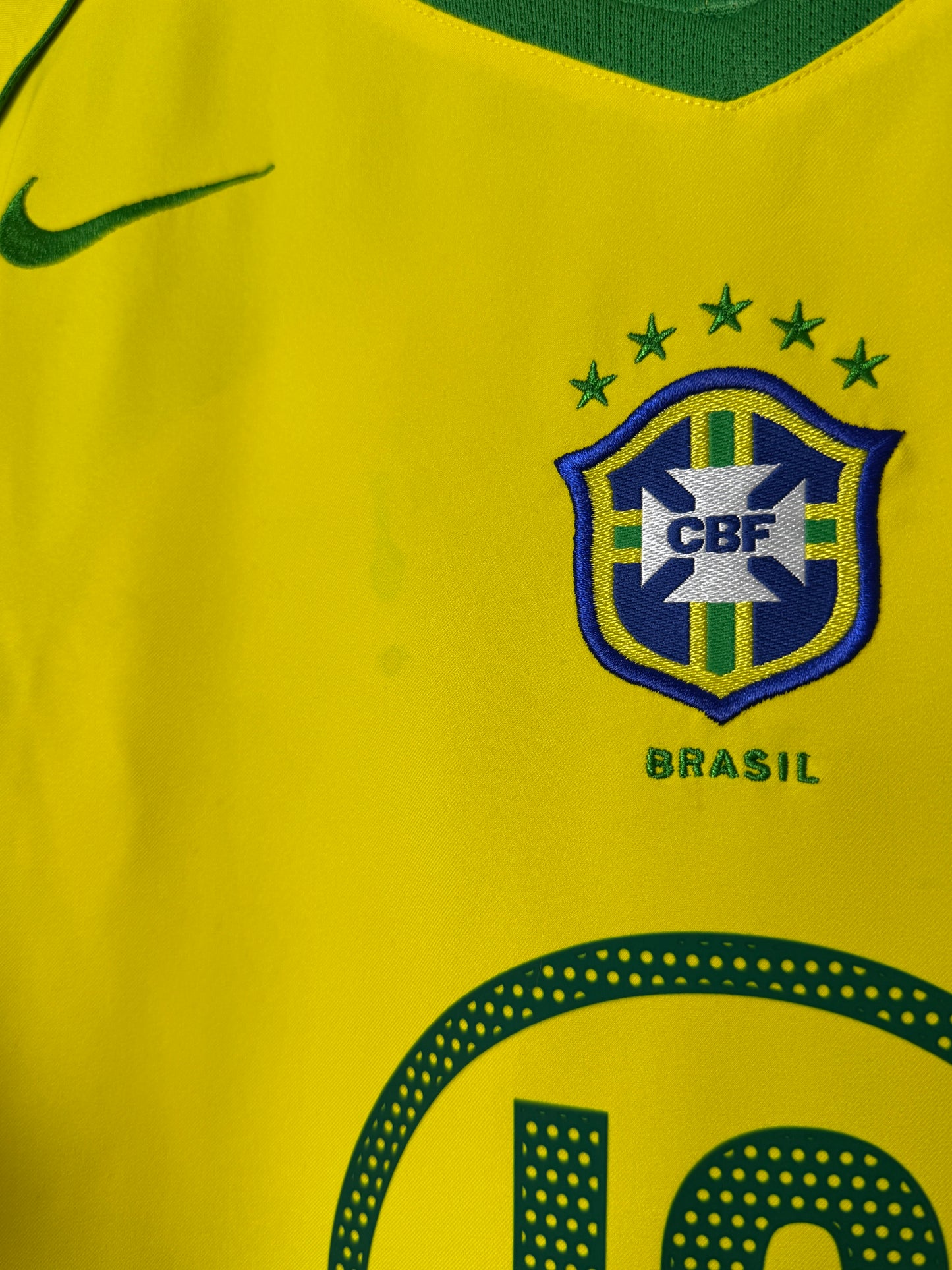 Ronaldinho Brazil 2004 home football shirt (L)