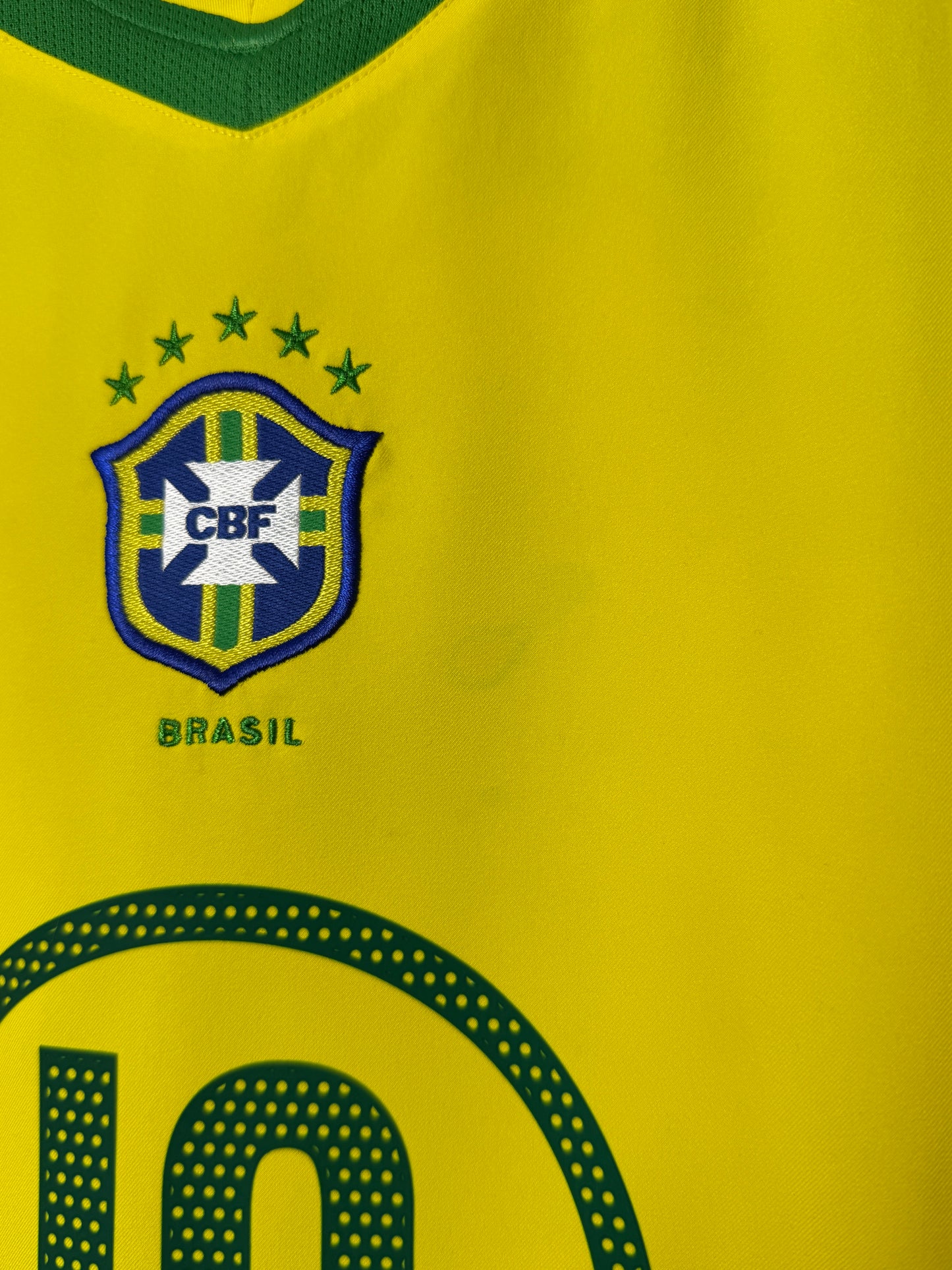 Ronaldinho Brazil 2004 home football shirt (L)