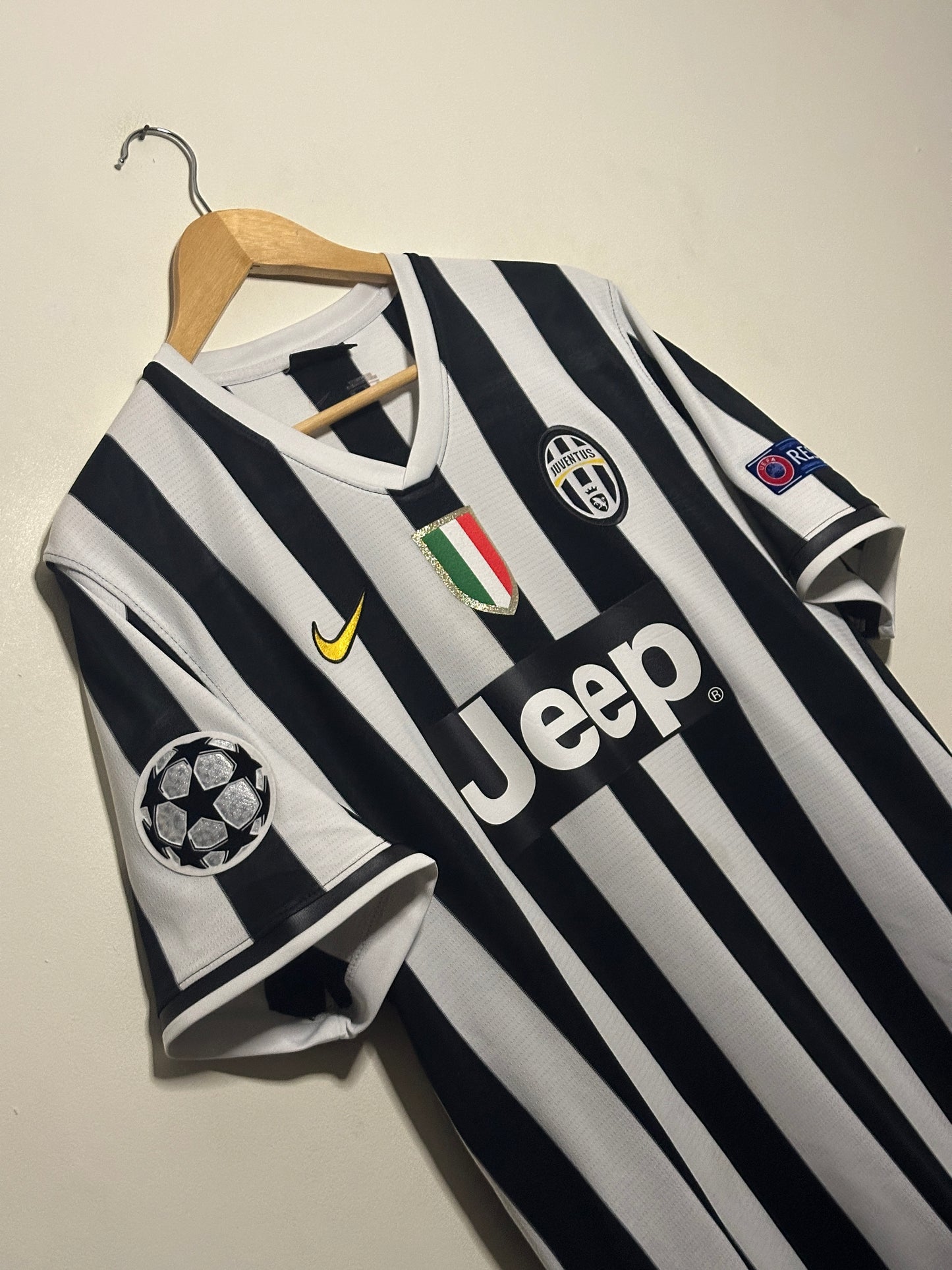 Paul Pogba Juventus FC 2013-14 home football shirt (XL)