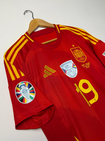 Lamine Yamal 2024 Euros Spain home football shirt (L)
