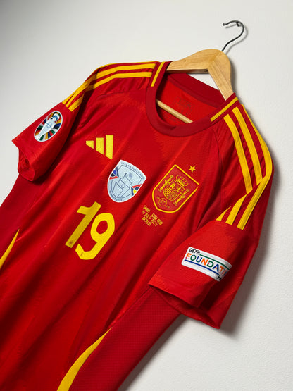 Lamine Yamal 2024 Euros Spain home football shirt (L)