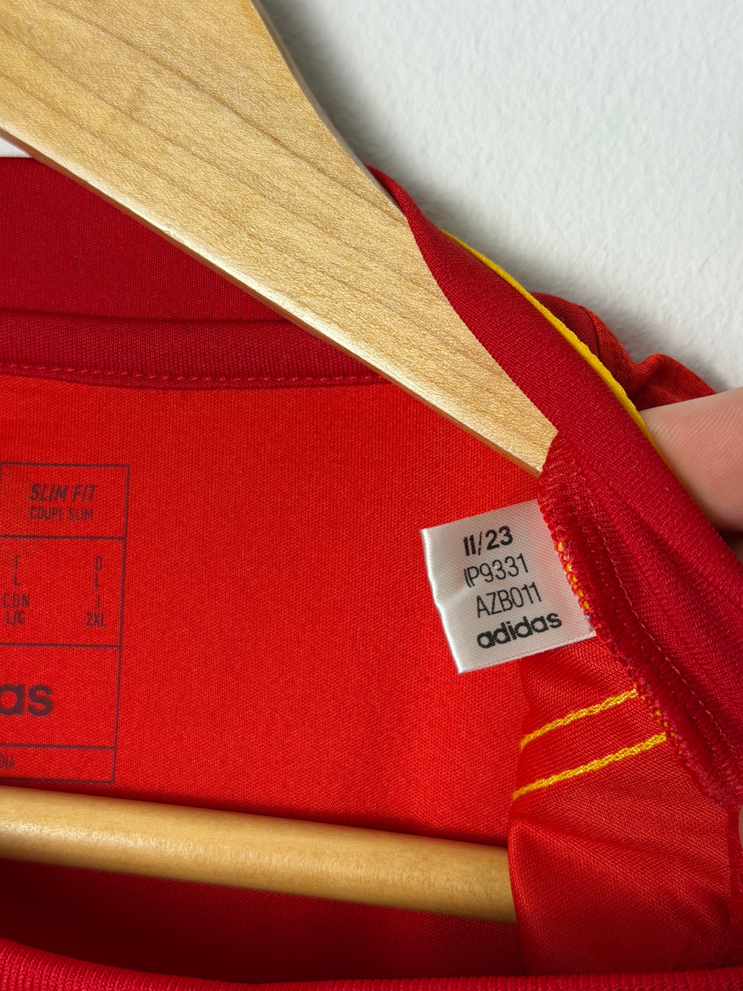 Lamine Yamal 2024 Euros Spain home football shirt (L)