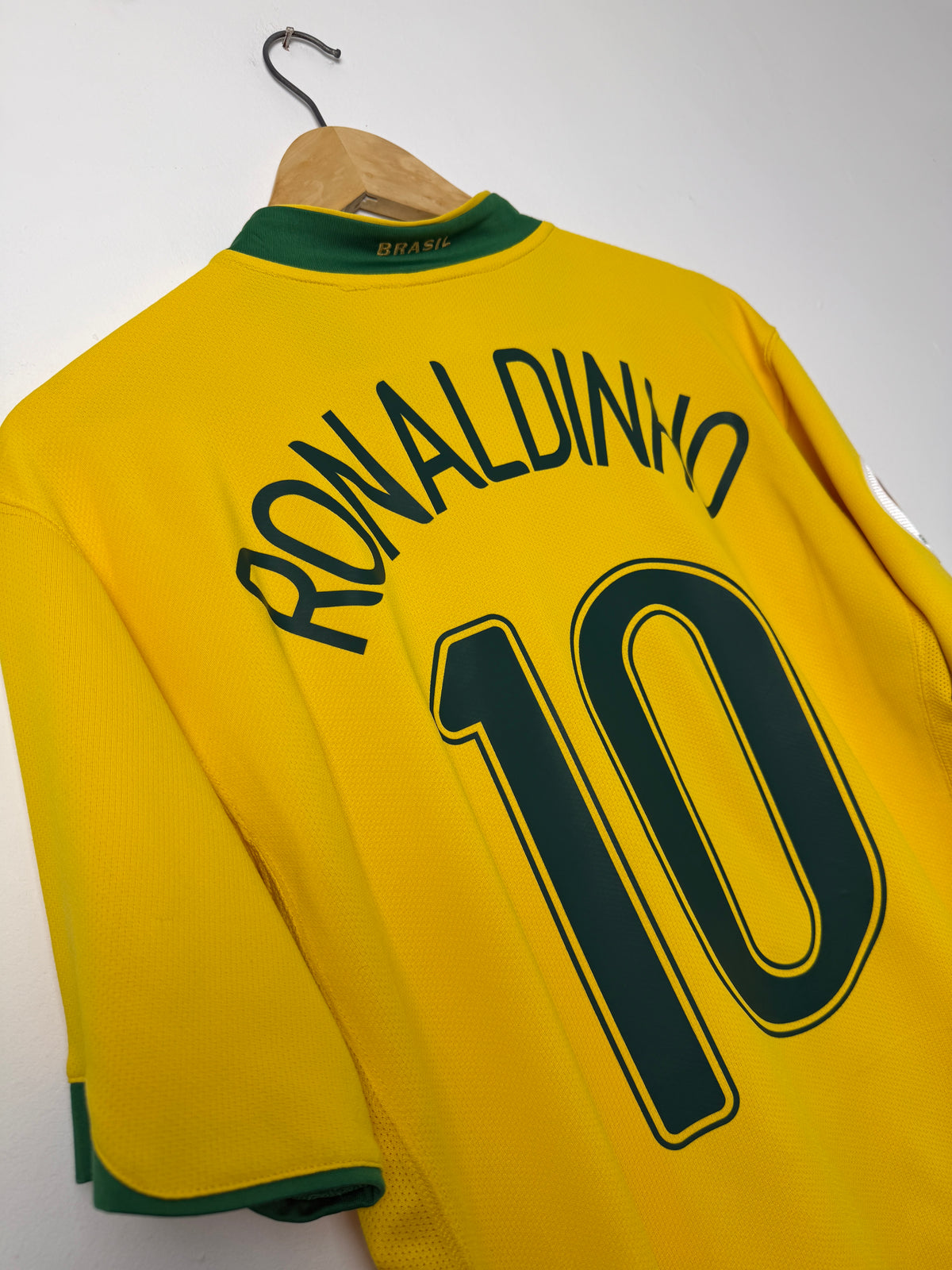 Ronaldinho Brazil 2006 home football shirt (L)