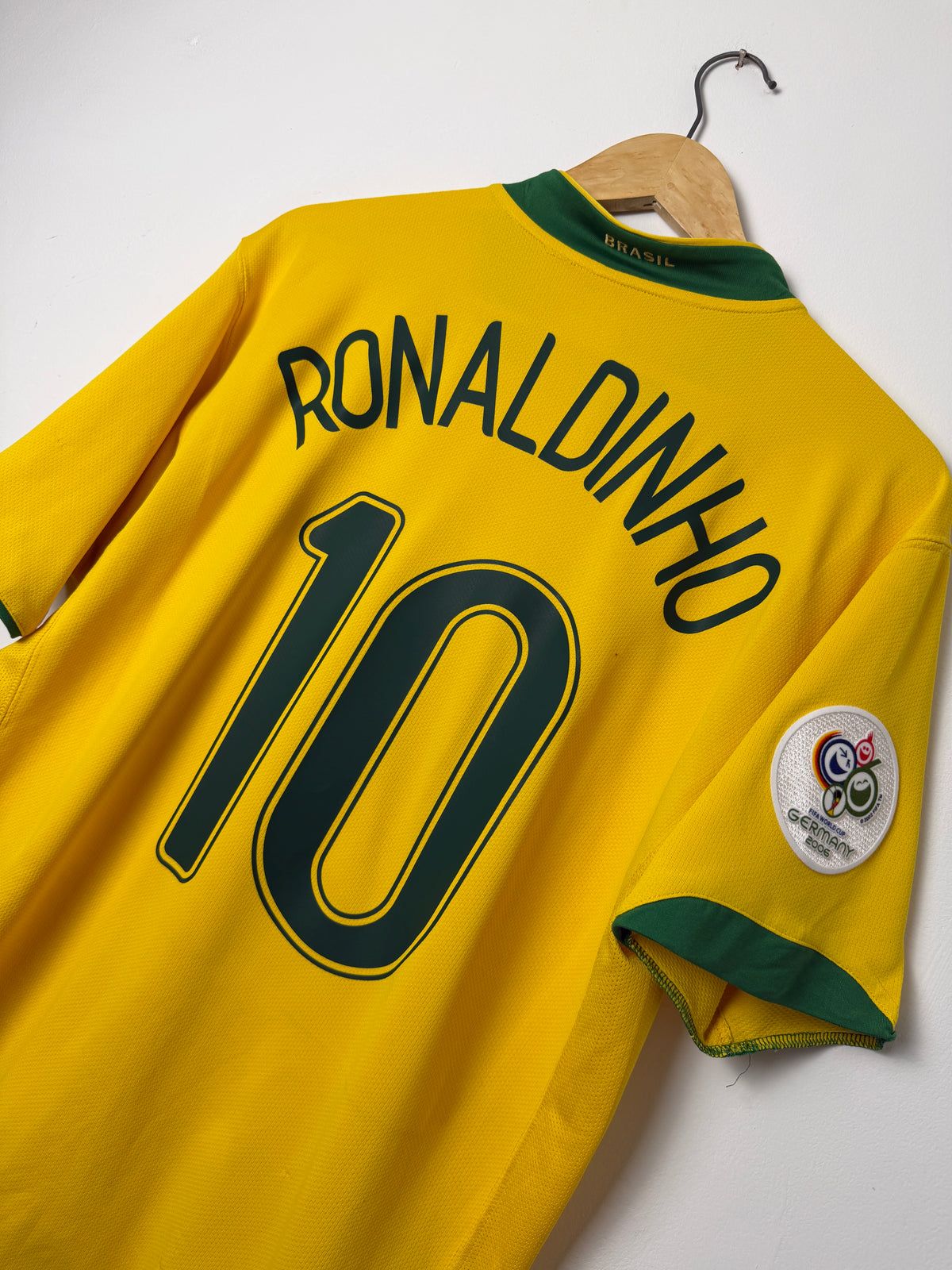 Ronaldinho Brazil 2006 home football shirt (L)