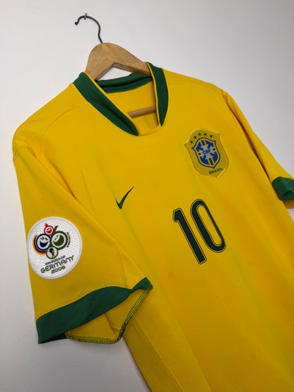 Ronaldinho Brazil 2006 home football shirt (L)