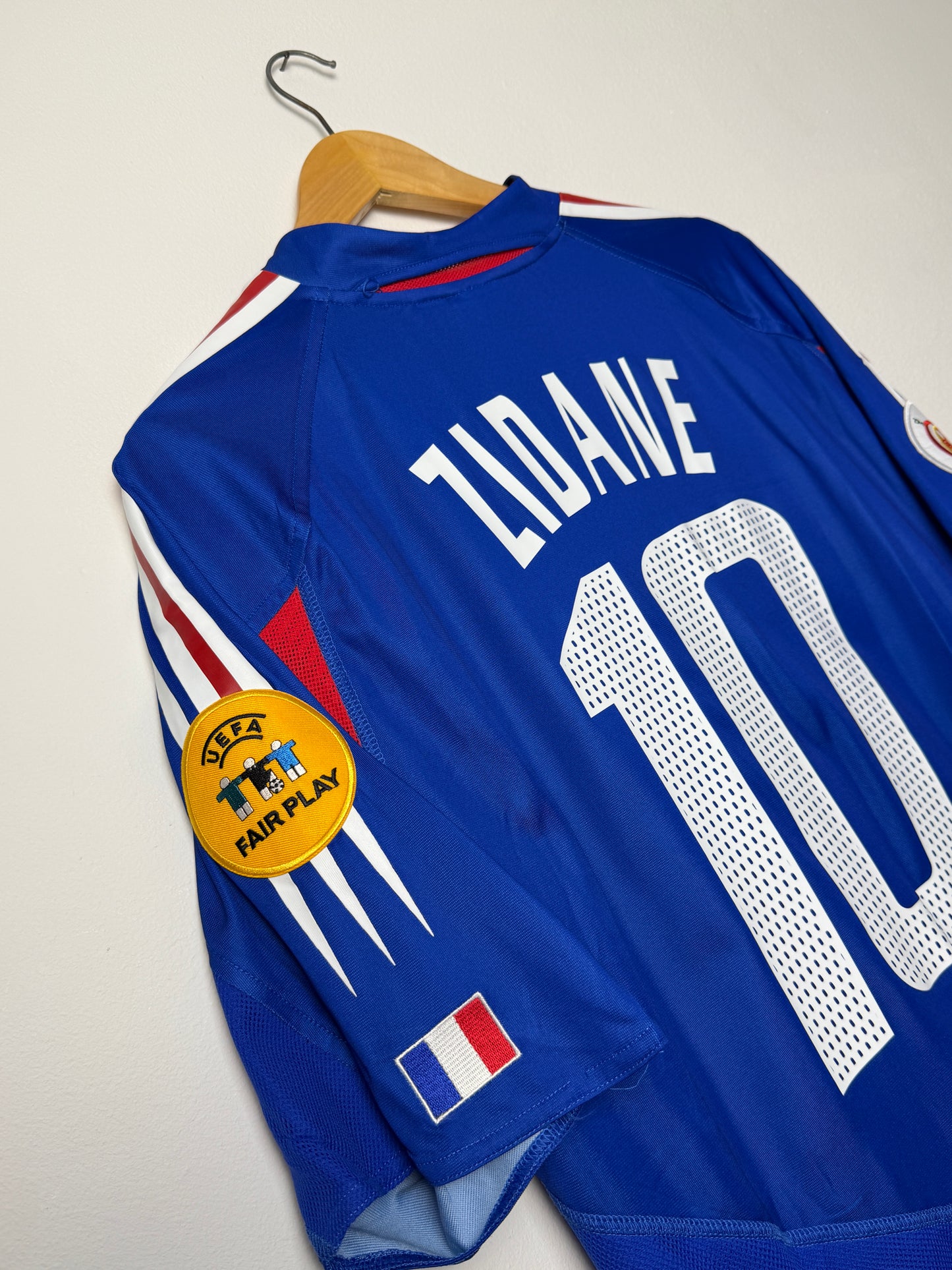 Zinedine Zidane France 2004 home football shirt (XL)