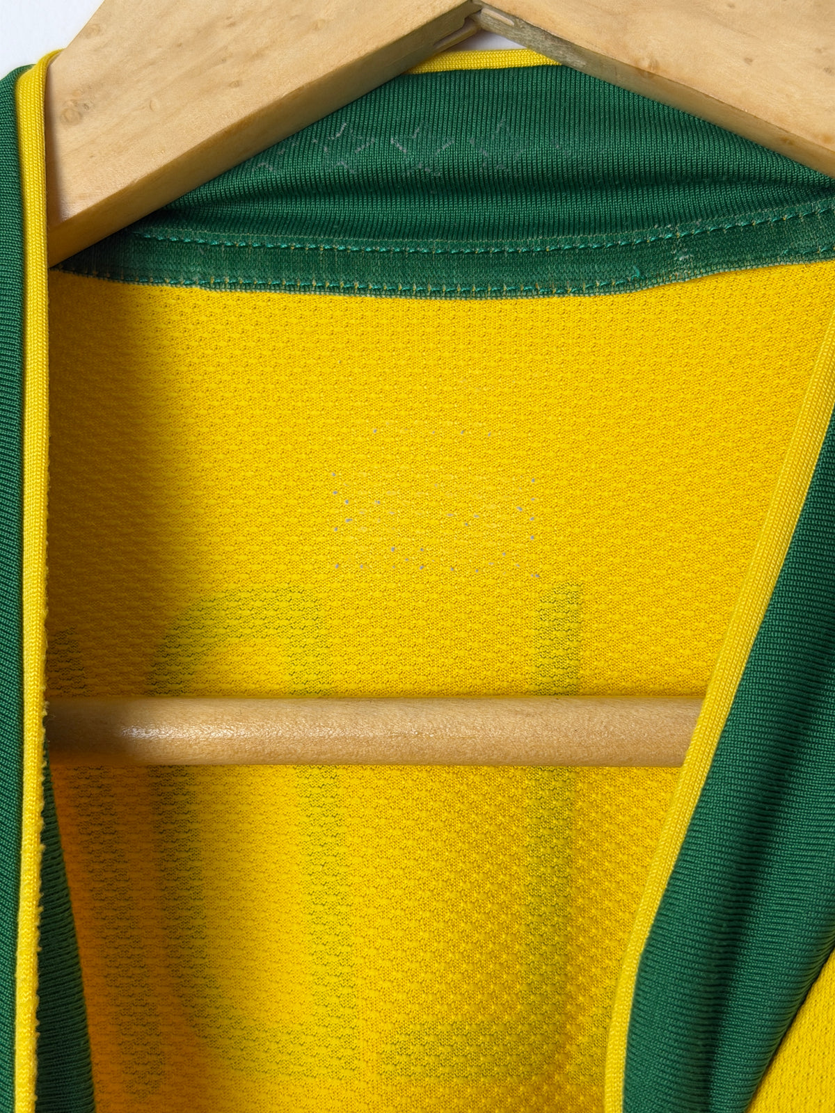 Ronaldinho Brazil 2006 home football shirt (L)