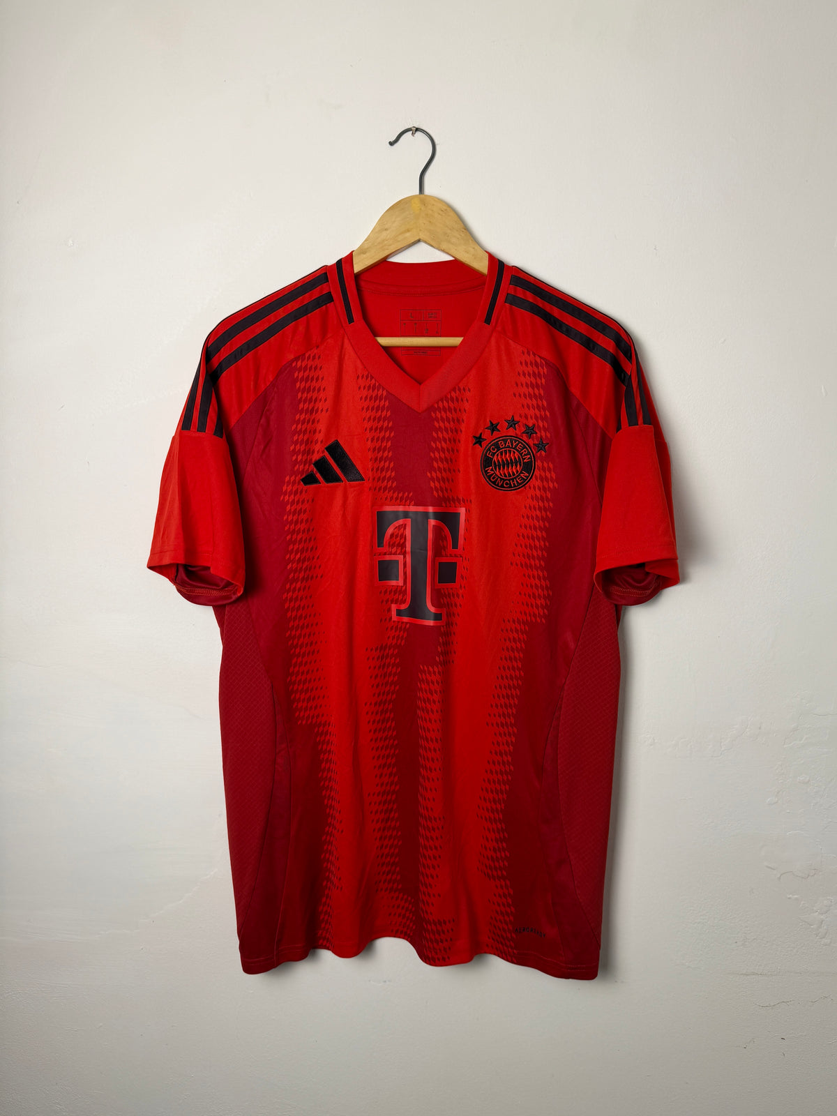 Jamal Musiala FC Bayern Munich 2024-25 home football shirt (L)