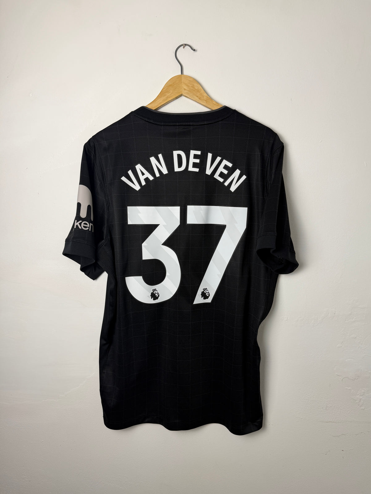 Micky Van De Van Tottenham Hotspur 2025-26 away football shirt (XL)
