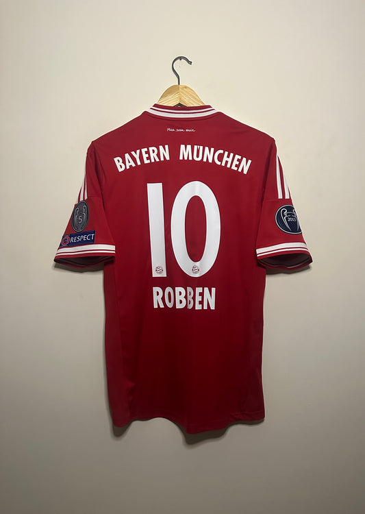 Arjen Robben Bayern Munich 2013-14 home football shirt (M)