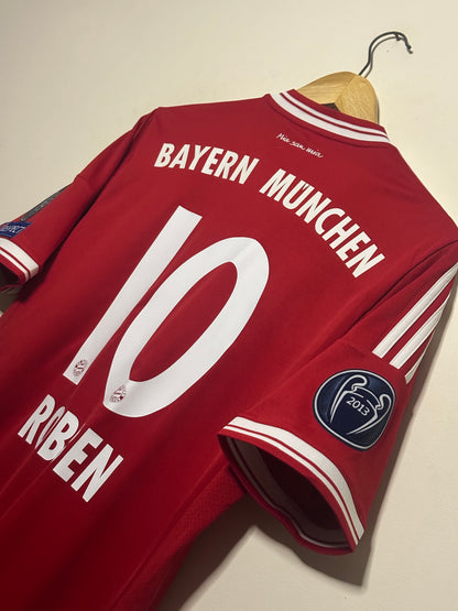Arjen Robben Bayern Munich 2013-14 home football shirt (M)