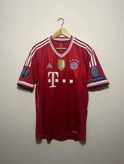 Arjen Robben Bayern Munich 2013-14 home football shirt (M)