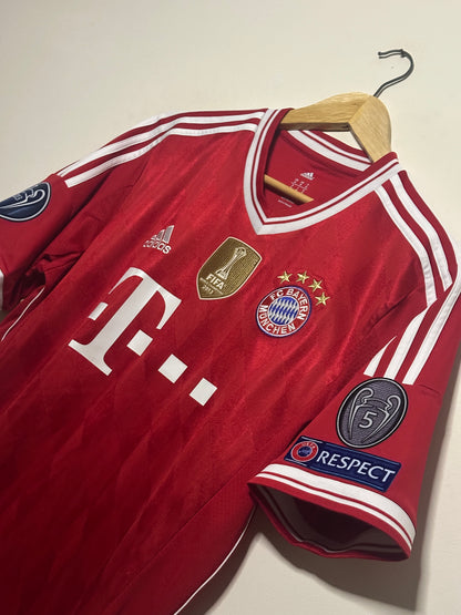Arjen Robben Bayern Munich 2013-14 home football shirt (M)