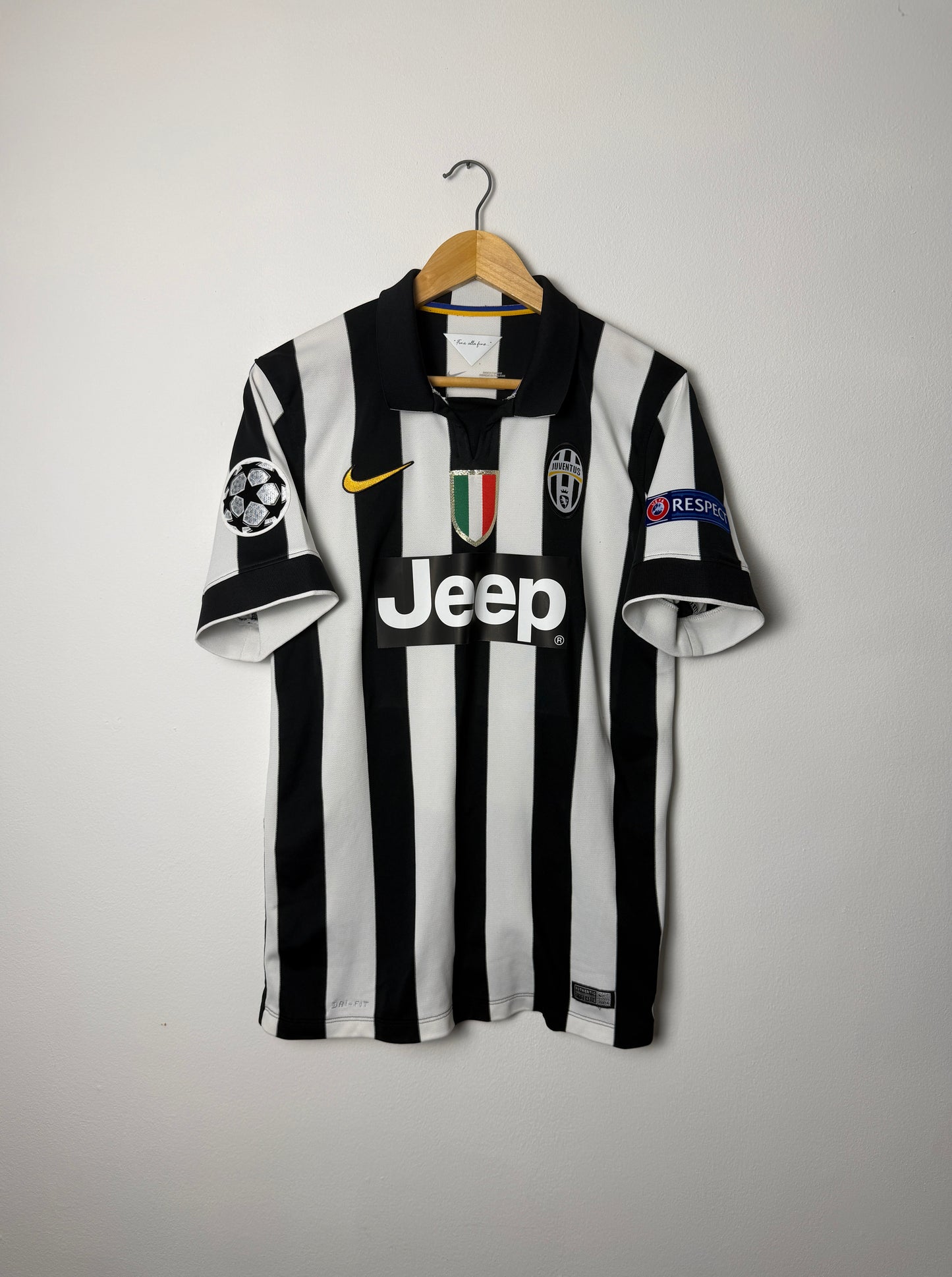 Andrea Pirlo Juventus FC 2014-15 home football shirt (M)