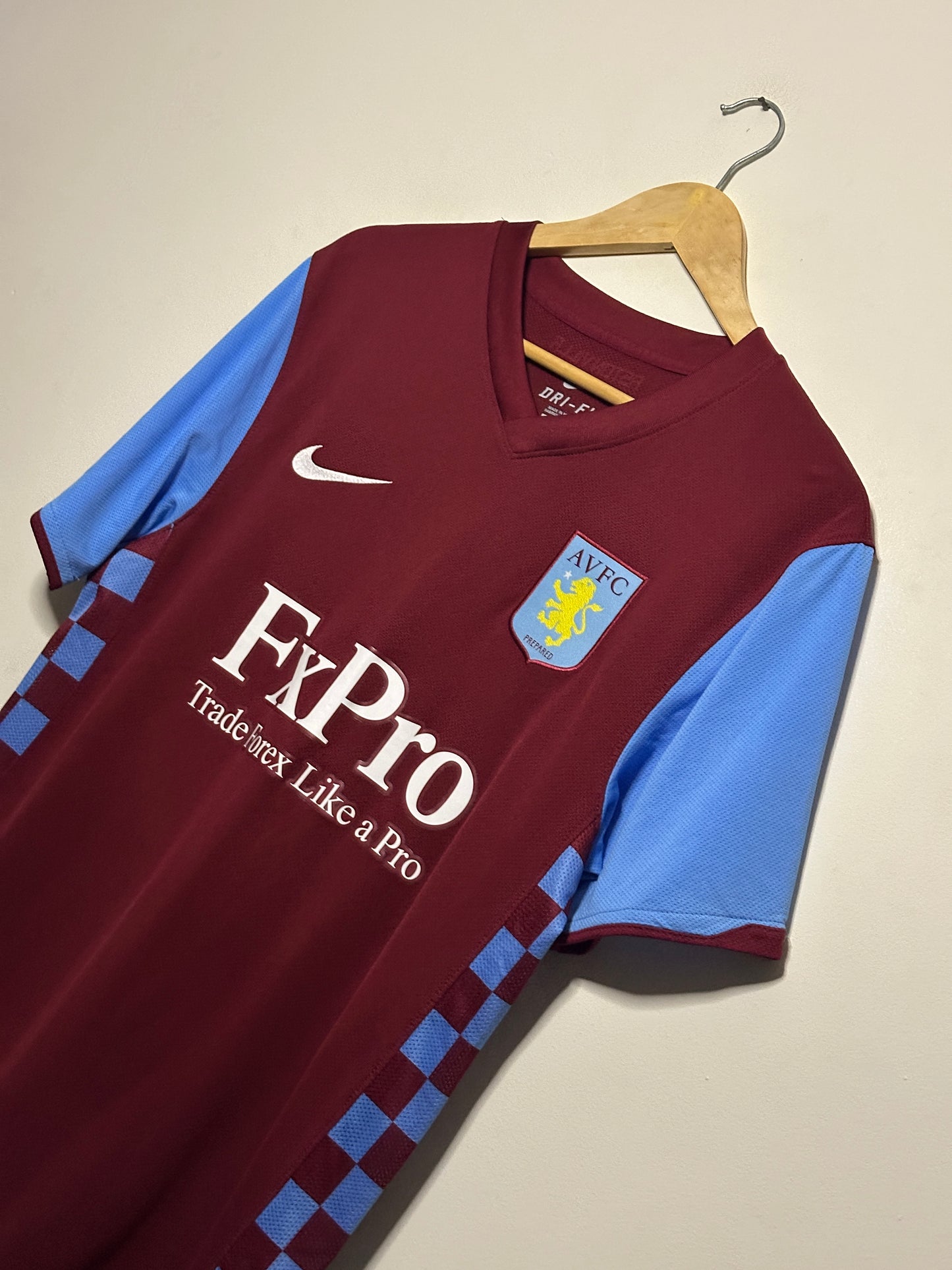 Ashley Young Aston Villa 2010-11 home football shirt (M)