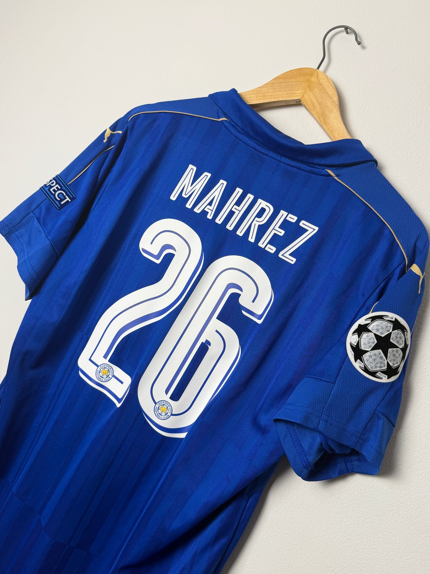 Riyad Mahrez Leicester City FC 2015-16 home football shirt (L)