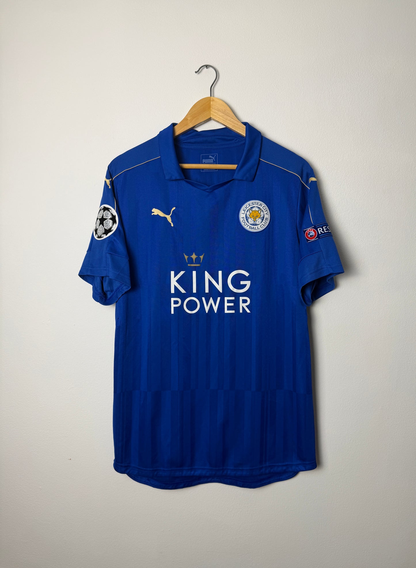 Riyad Mahrez Leicester City FC 2015-16 home football shirt (L)