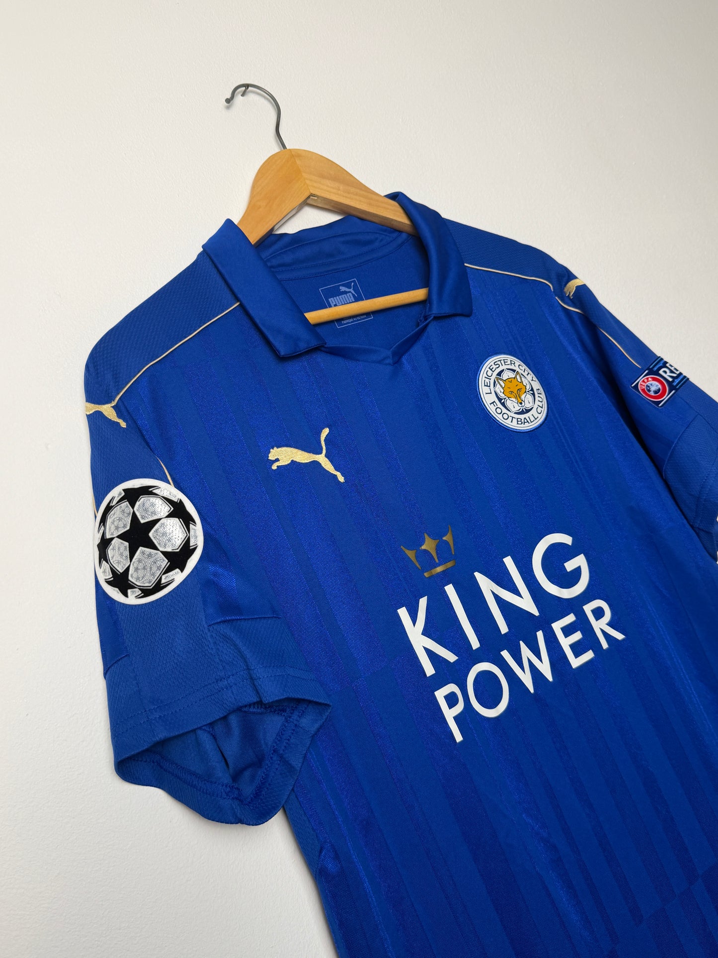 Riyad Mahrez Leicester City FC 2015-16 home football shirt (L)