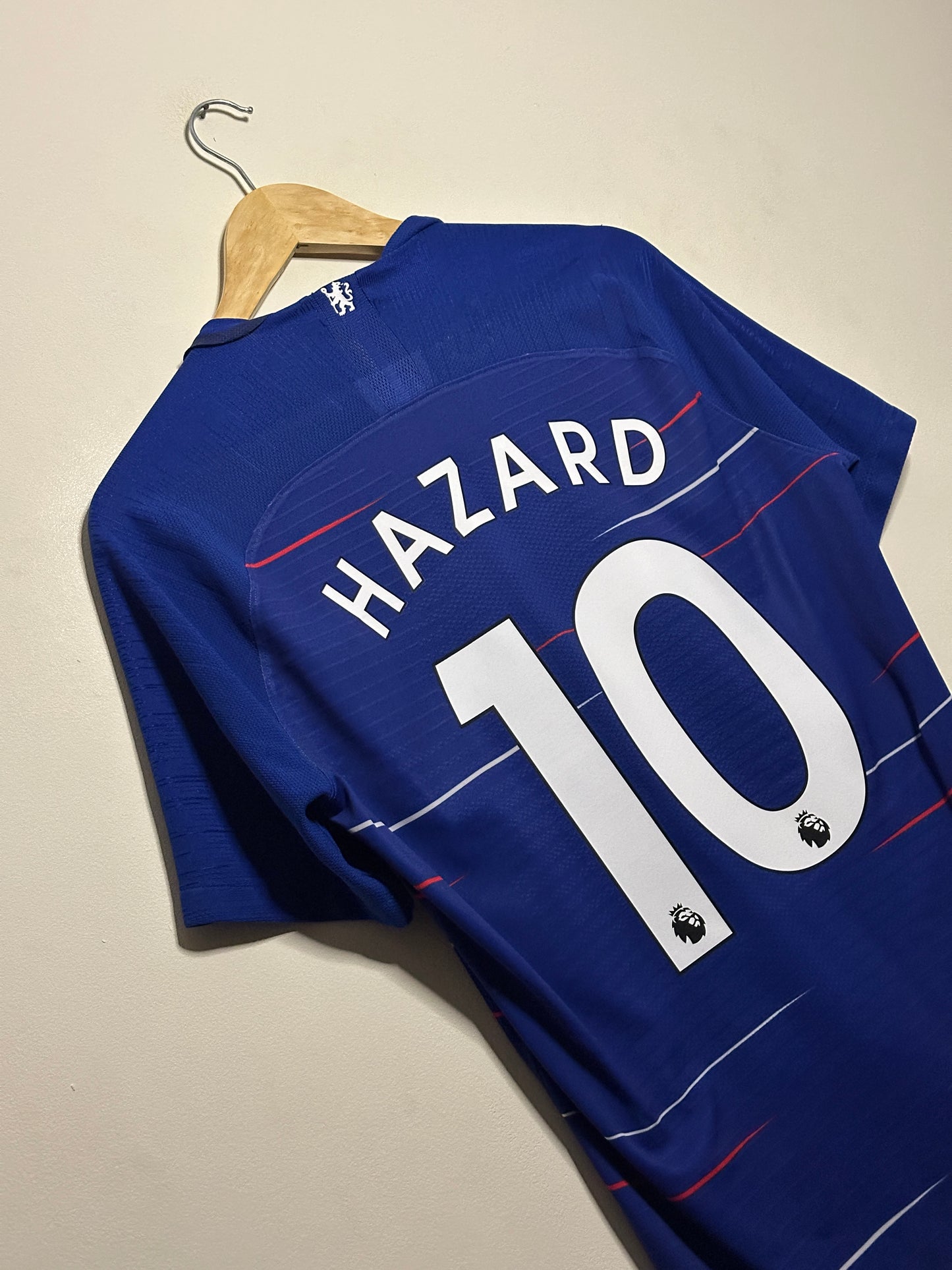 Eden Hazard Chelsea FC 2018-19 Vaporknit home football shirt (M)