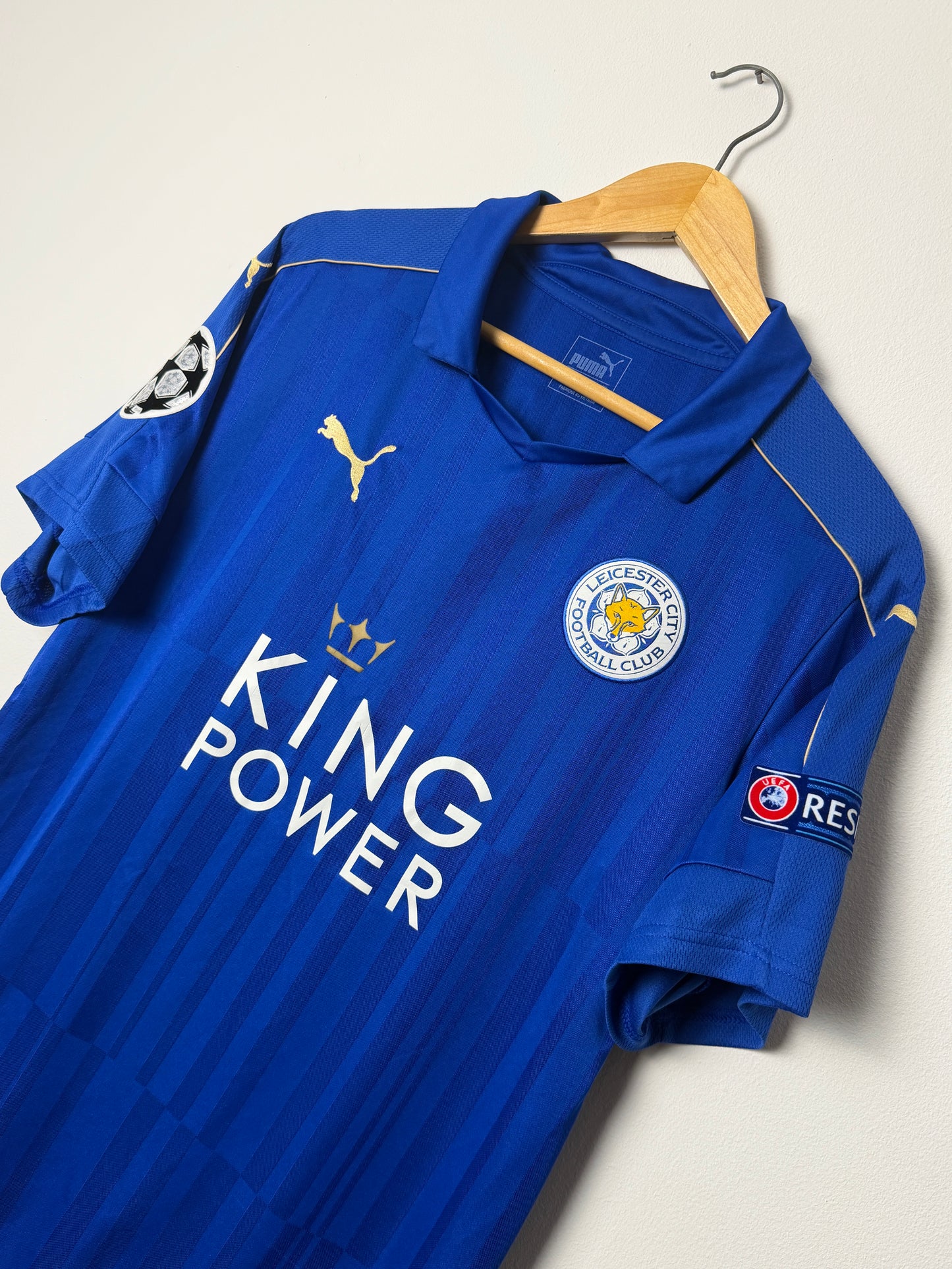 Riyad Mahrez Leicester City FC 2015-16 home football shirt (L)