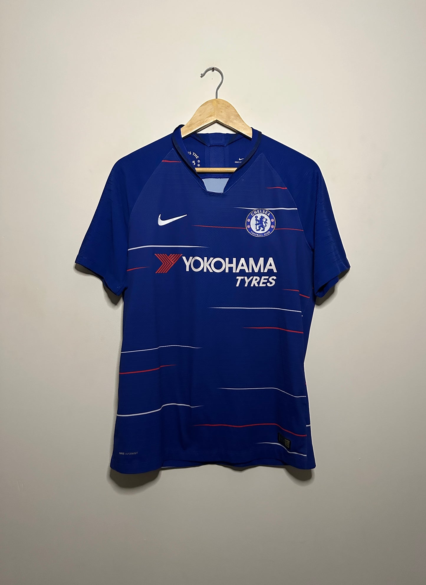 Eden Hazard Chelsea FC 2018-19 Vaporknit home football shirt (M)