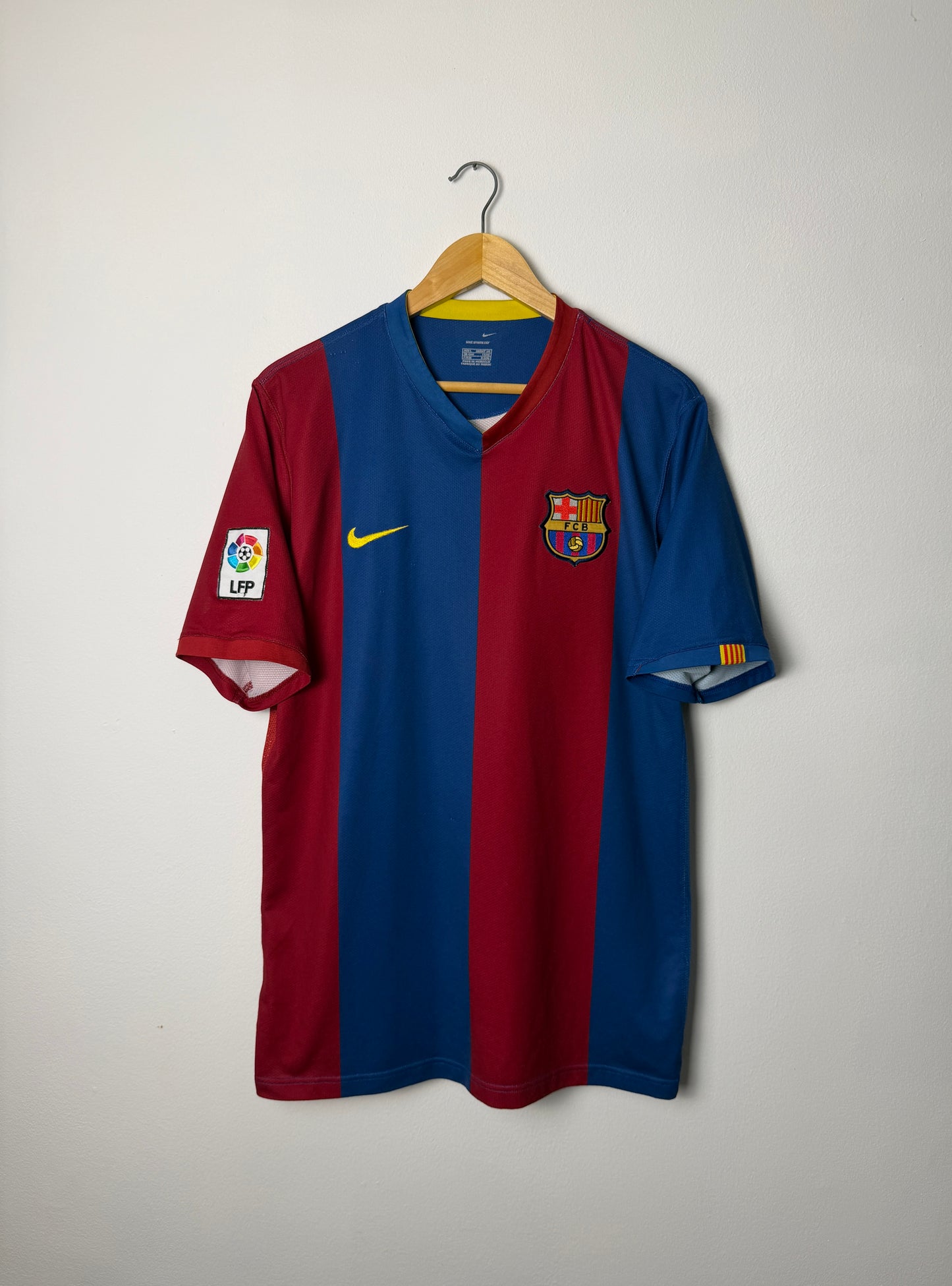 Lionel Messi FC Barcelona 2006-07 home football shirt (L)