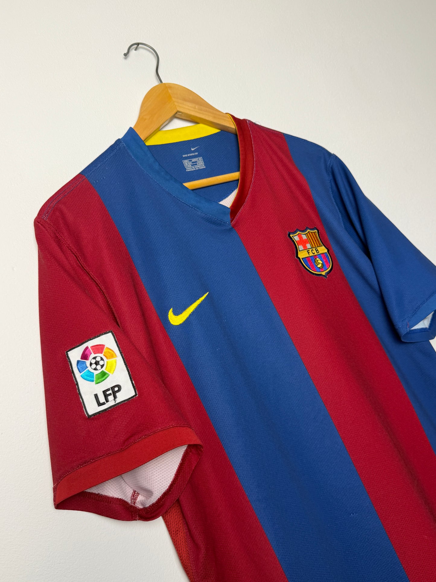 Lionel Messi FC Barcelona 2006-07 home football shirt (L)