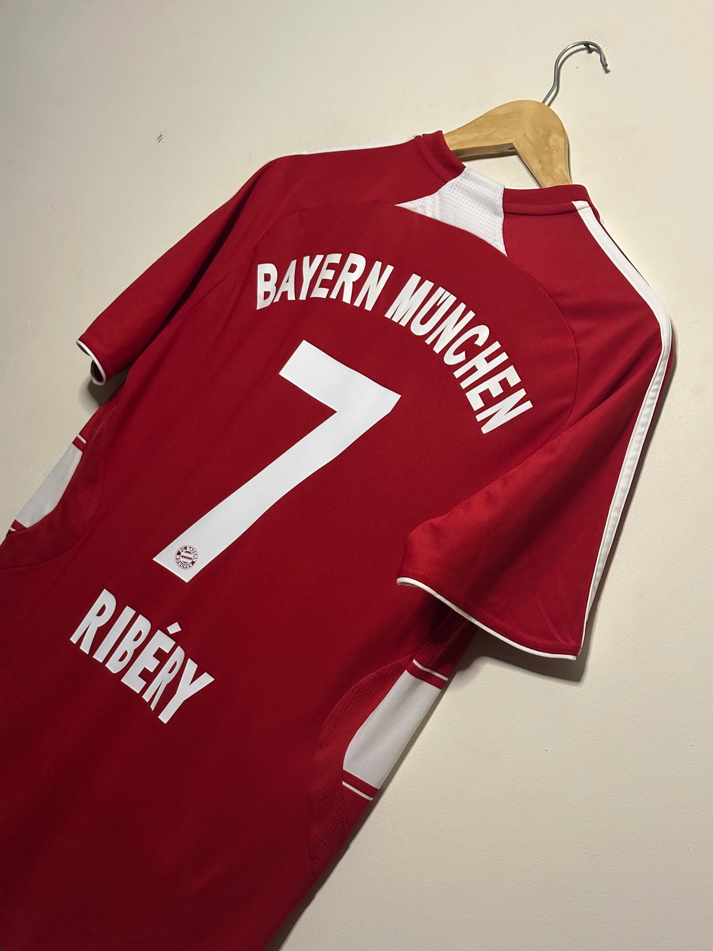 Franck Ribery FC Bayern Munich 2008-09 home football shirt (M)