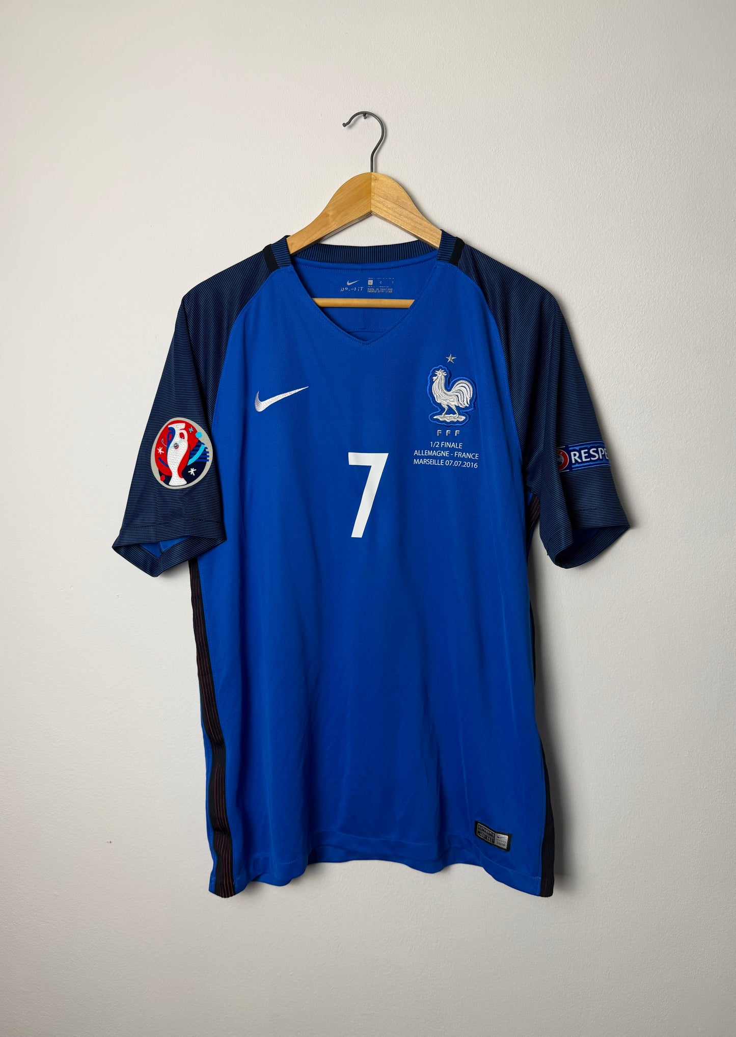 Antoine Griezmann France 2016 Euro home football shirt (L)
