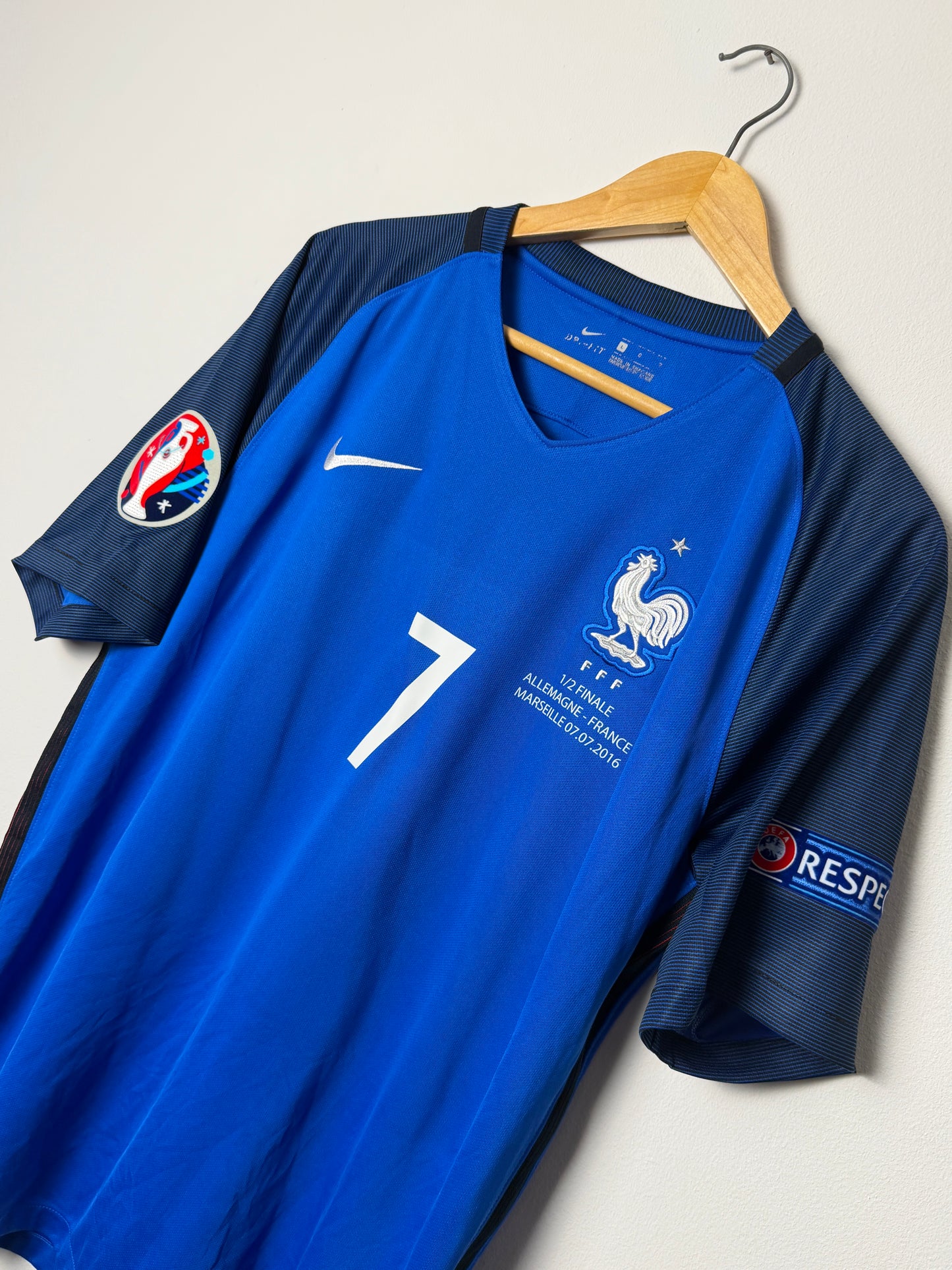Antoine Griezmann France 2016 Euro home football shirt (L)